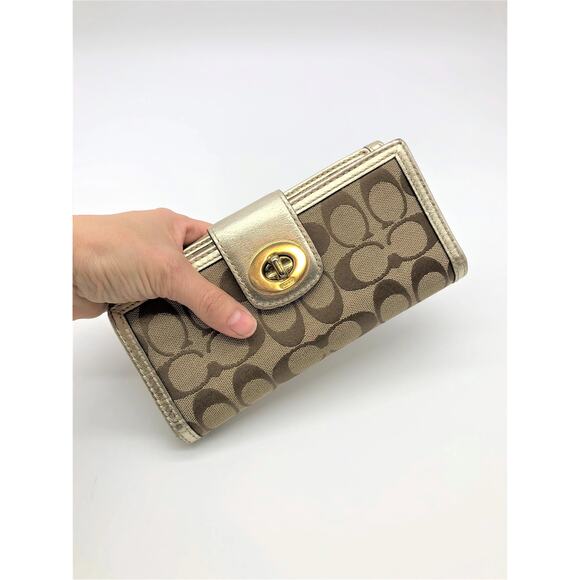 Coach Turnlock Signature Slim Envelope Flap Wallet Khaki Brown Gold Timeless - Picture 1 of 7